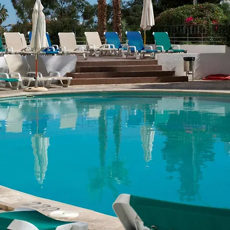 Mirachoro Lägenhetshotell 3*